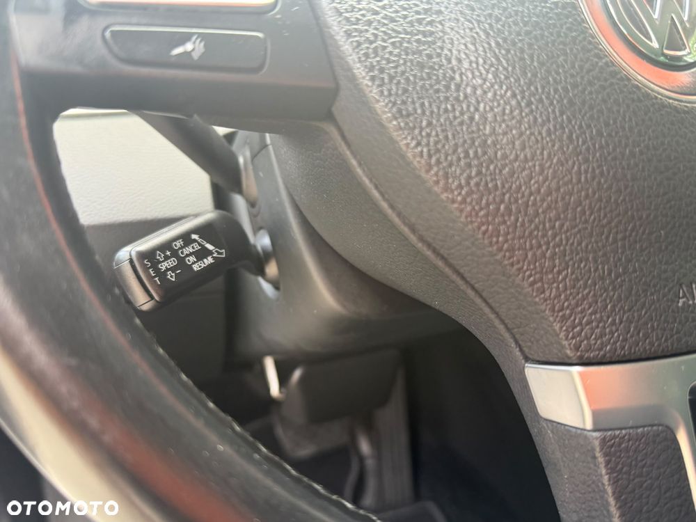 Volkswagen Passat - 18