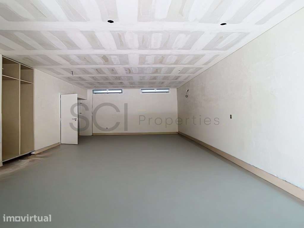 Extraordinário Apartamento T3+1 com amplas áreas em Coina - Grande imagem: 5/38