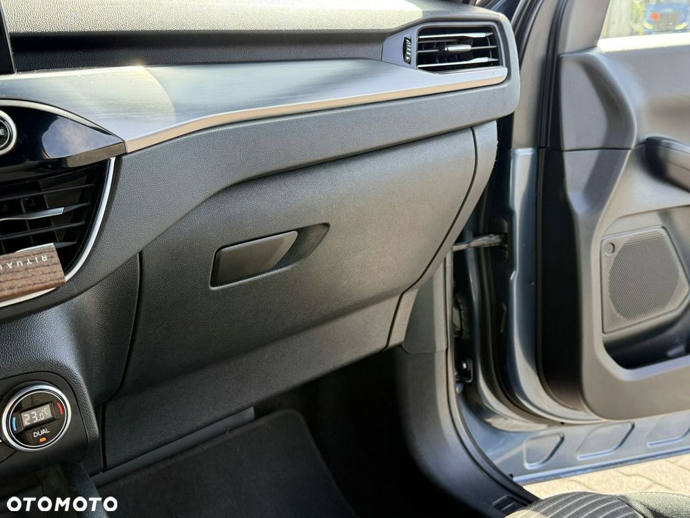 Ford Kuga 2.0 EcoBlue 4x4 TITANIUM - 19