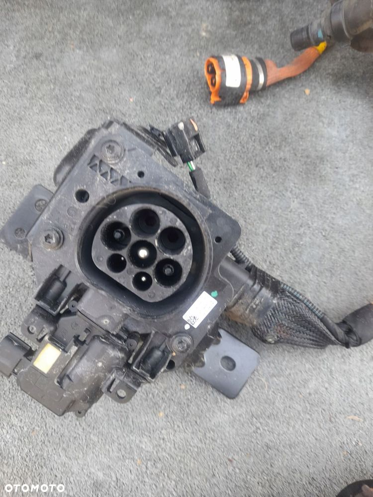 gniazdo ładowania moduł baterii renault megane iv 296a10013r - 2