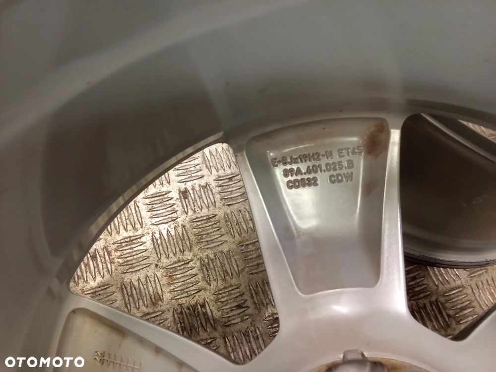 Felgi Audi Q4 E-TRON 8Jx19 et45 5x112 - 9