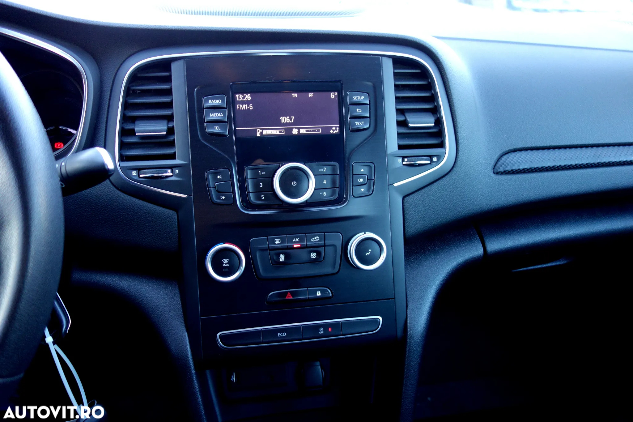 Renault Megane TCe Business - 6