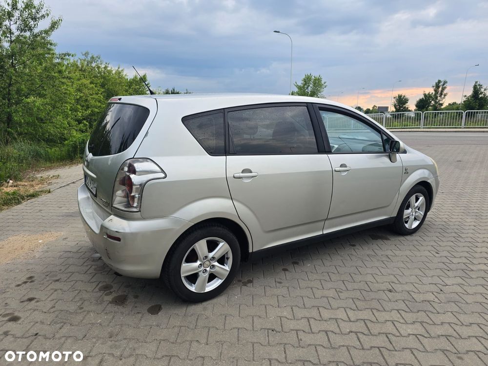 Toyota Corolla Verso - 9