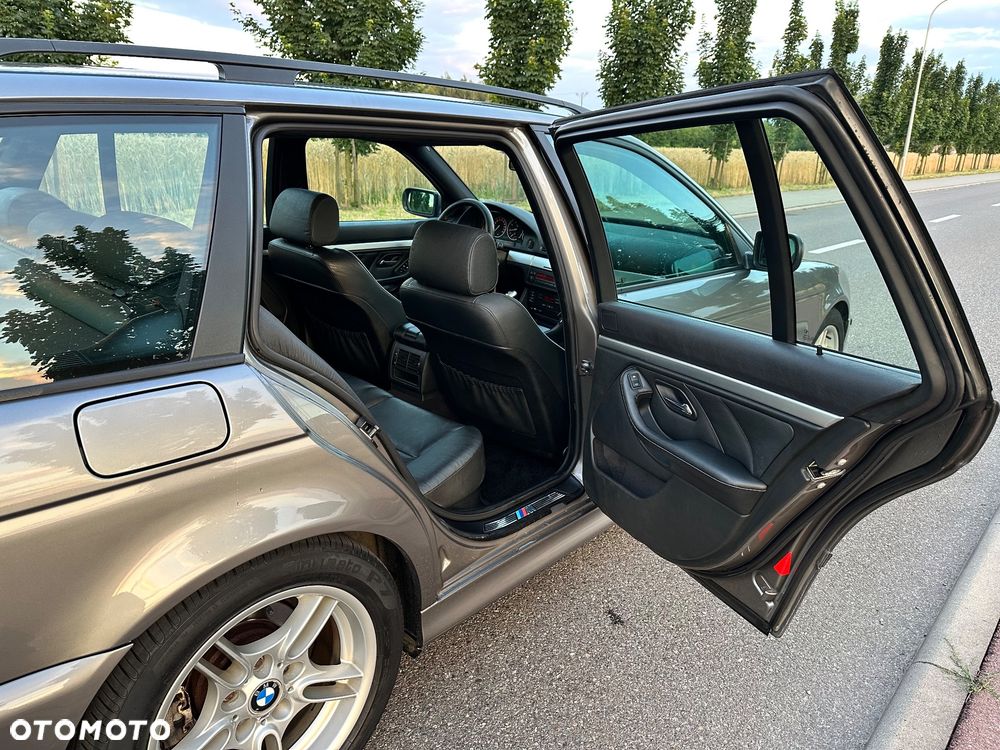 BMW Seria 5 520i Touring Edition Sport - 31