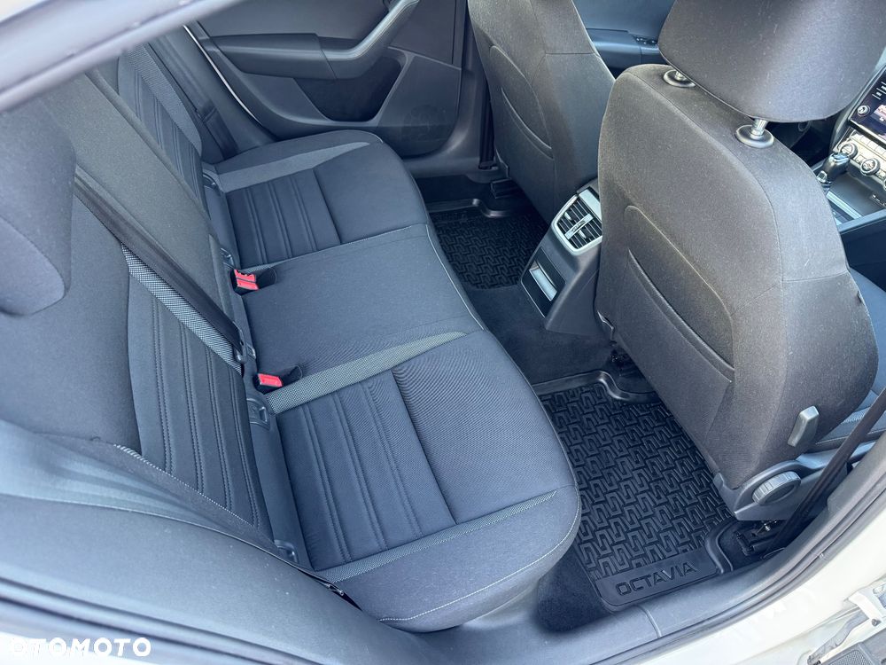 Skoda Octavia 1.6 TDI Business - 12