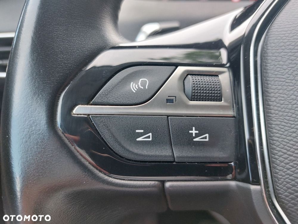 Peugeot 3008 1.2 PureTech Allure Pack S&S EAT8 - 19