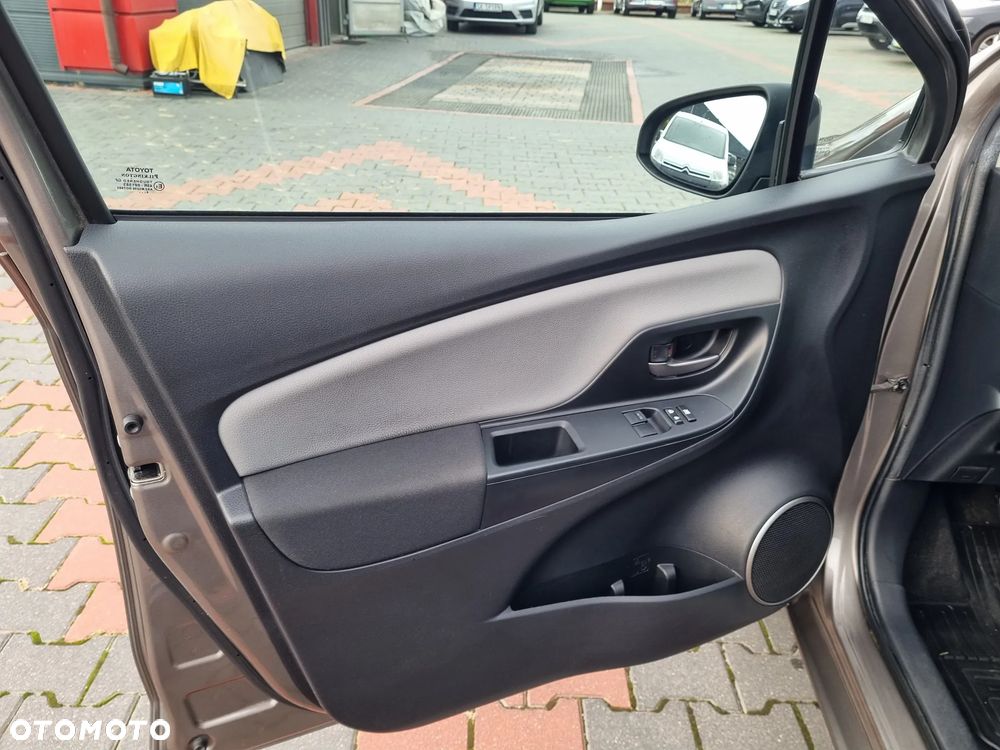 Toyota Yaris - 9