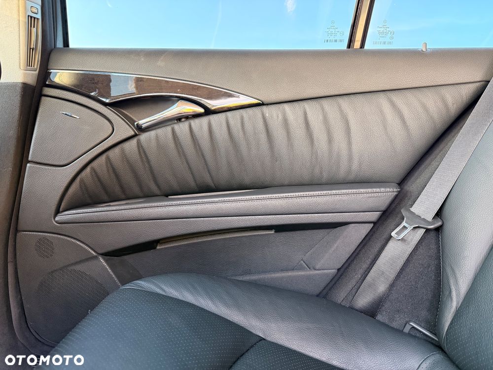 Mercedes-Benz Klasa E 320 T Avantgarde - 21