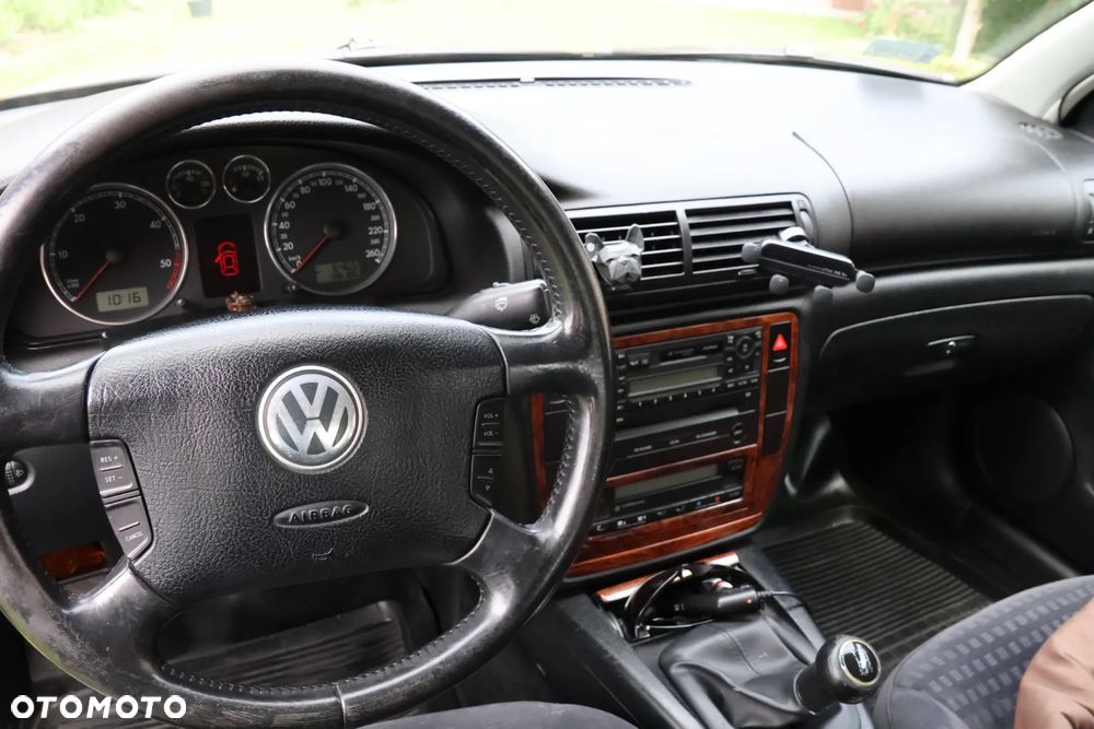Volkswagen Passat 1.9 TDI Exclusive - 17