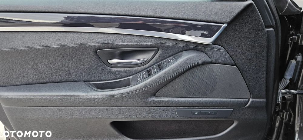 BMW Seria 5 520d xDrive - 27