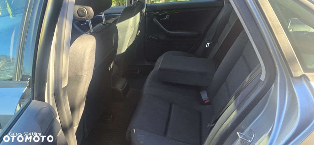 Audi A4 Limousine - 11
