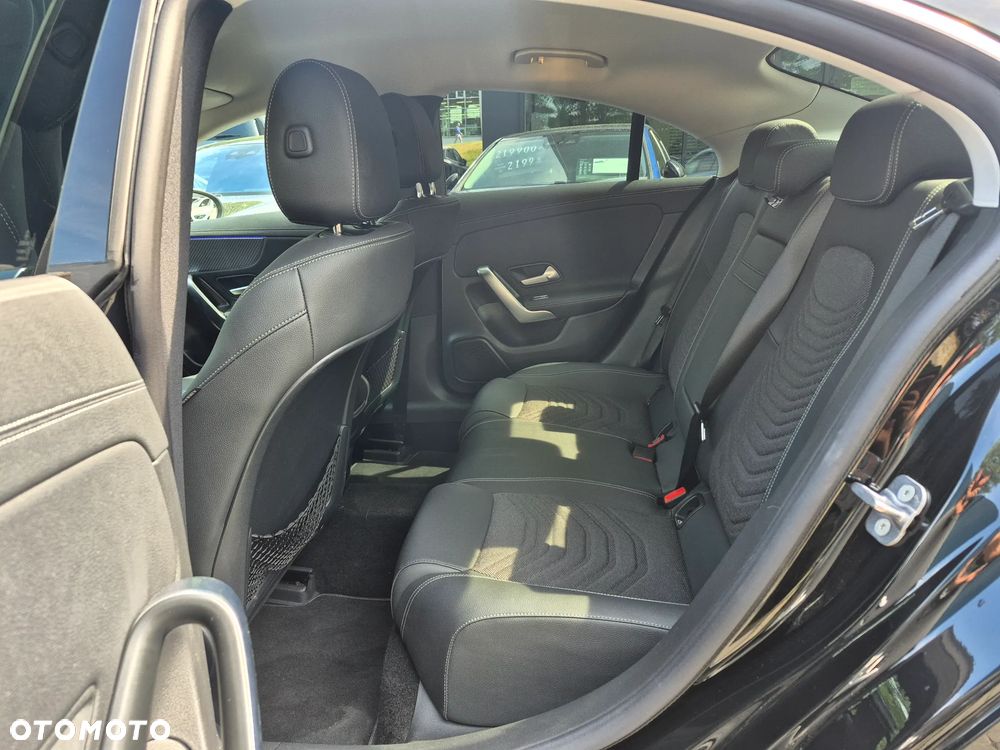Mercedes-Benz CLA 180 7G-DCT - 20