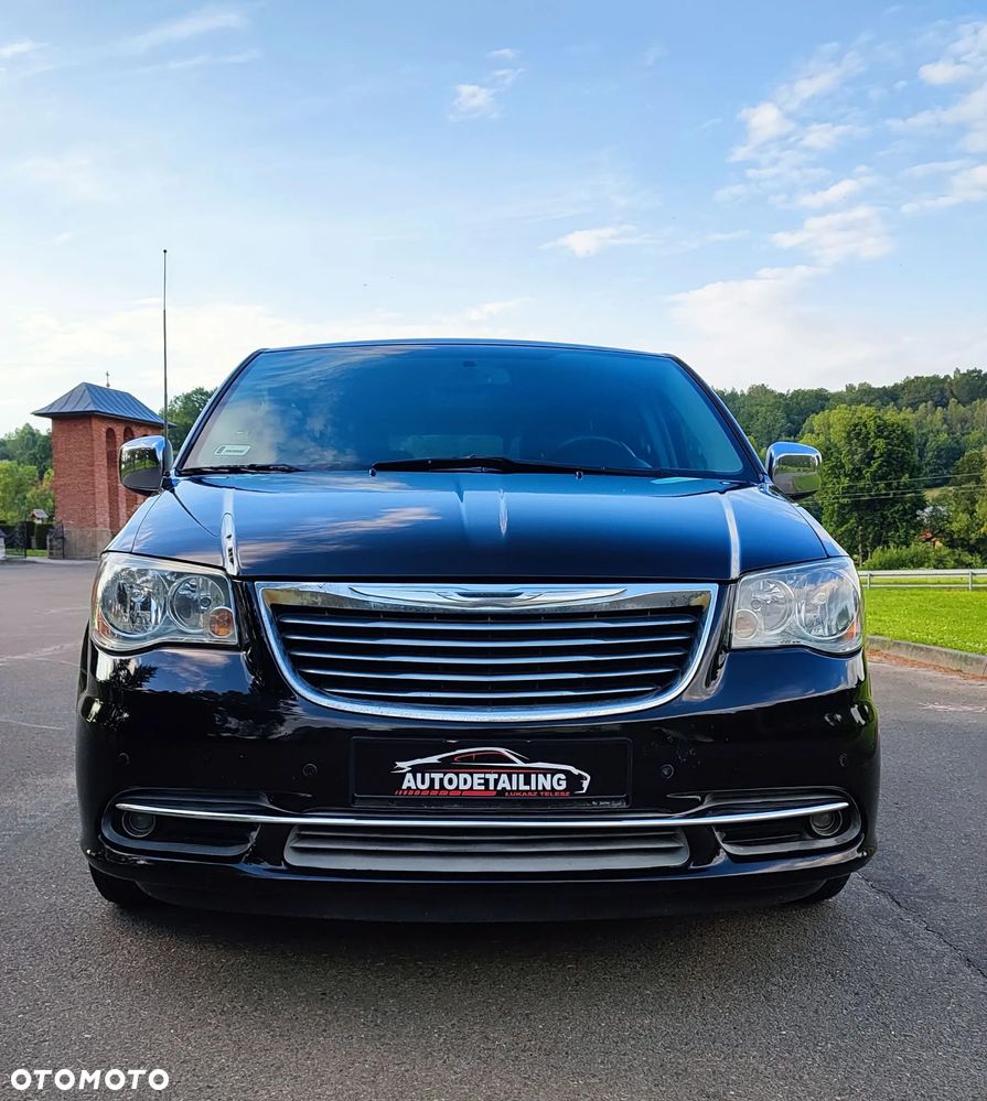 Chrysler Town & Country 3.6 Limited - 14