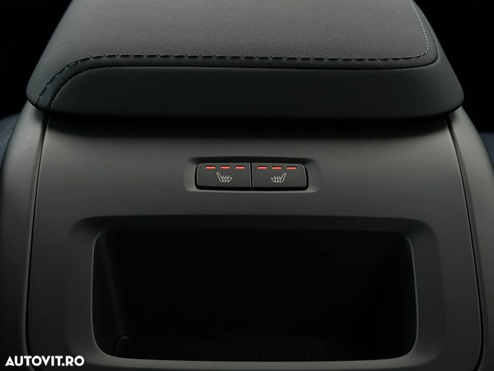 Volvo XC 60 T6 AWD AT PHEV Plus Dark - 26