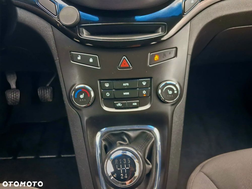 Chevrolet Orlando - 32