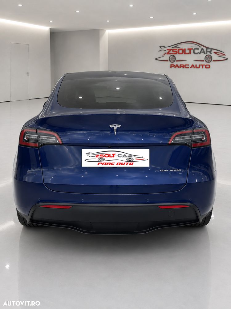 Tesla Model Y - 6