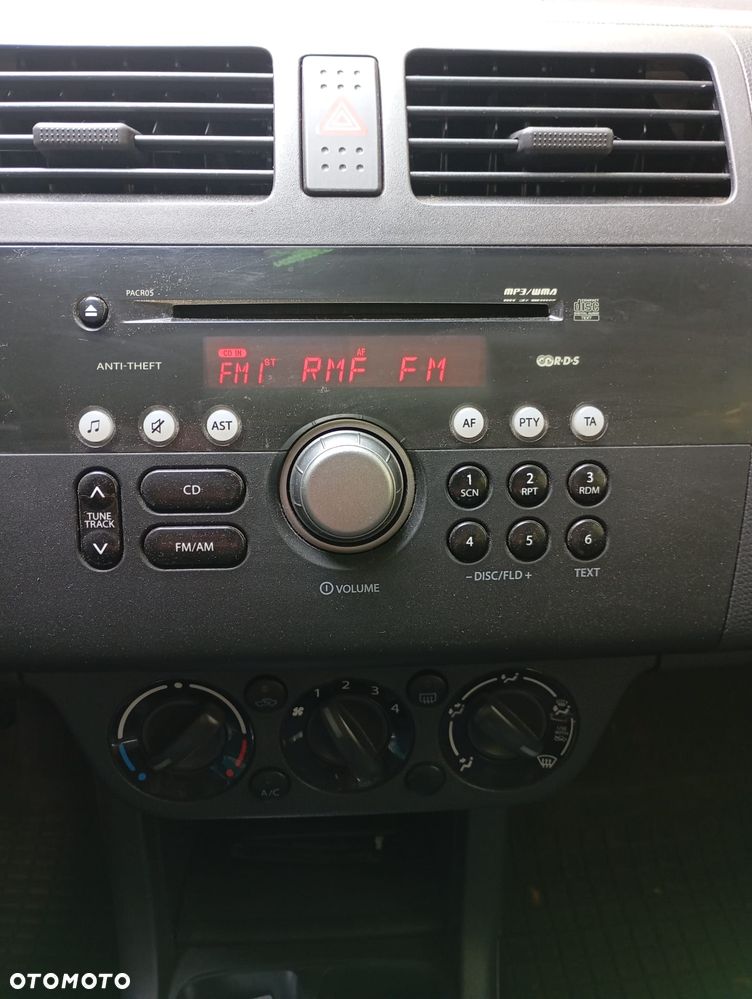 Suzuki Swift - 6