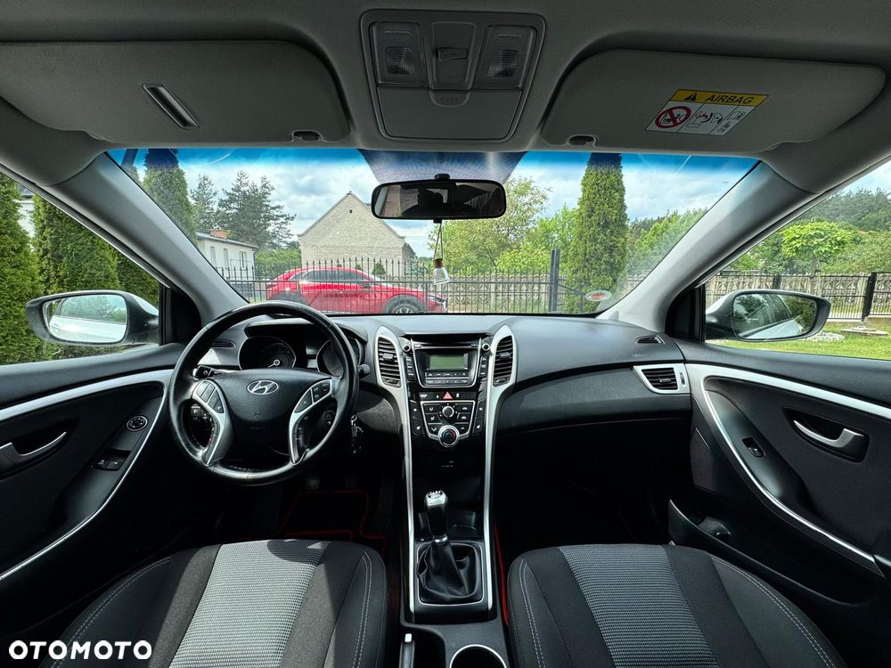 Hyundai i30 1.6 D Classic + - 28