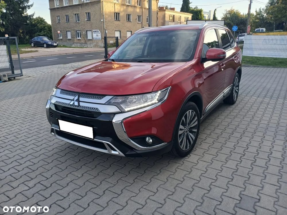 Mitsubishi Outlander 2018 photo 2