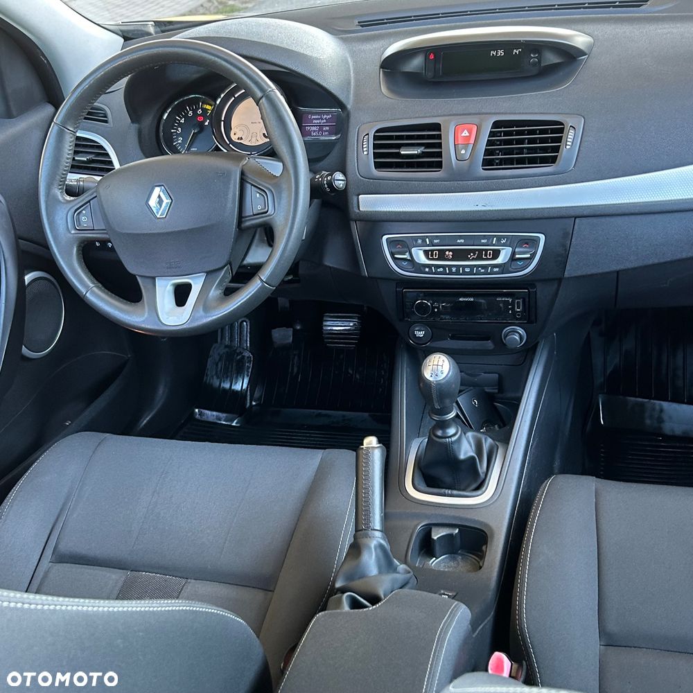 Renault Megane 1.6 16V 110 Paris Business - 16