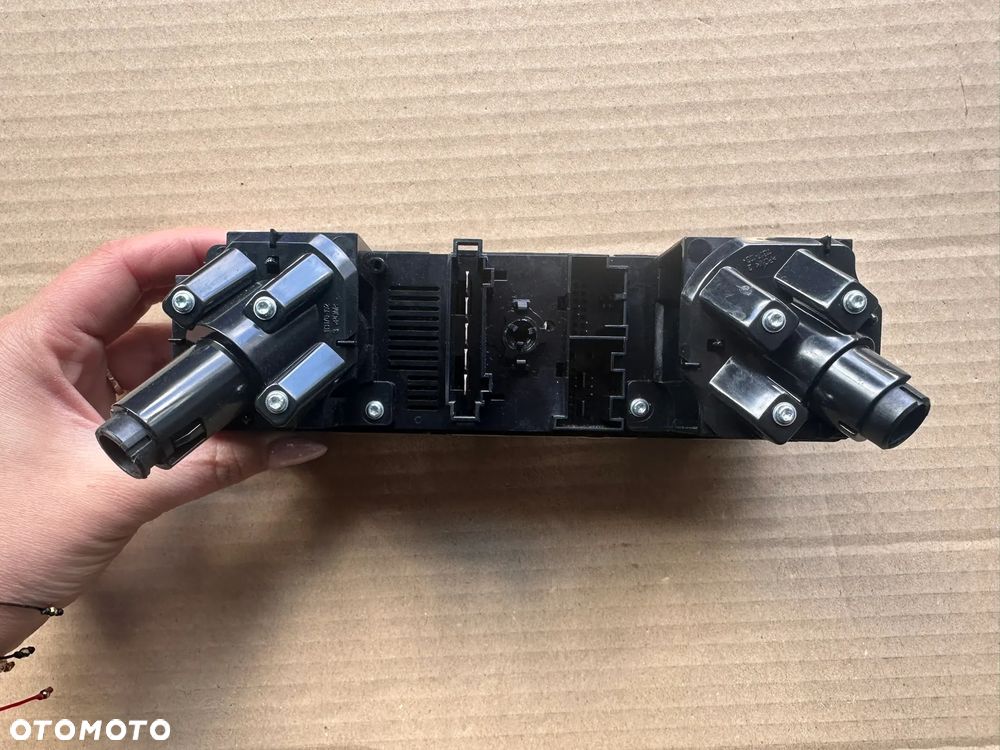 Panel klimatyzacji VW Polo VI 2G 2G1820045F - 4