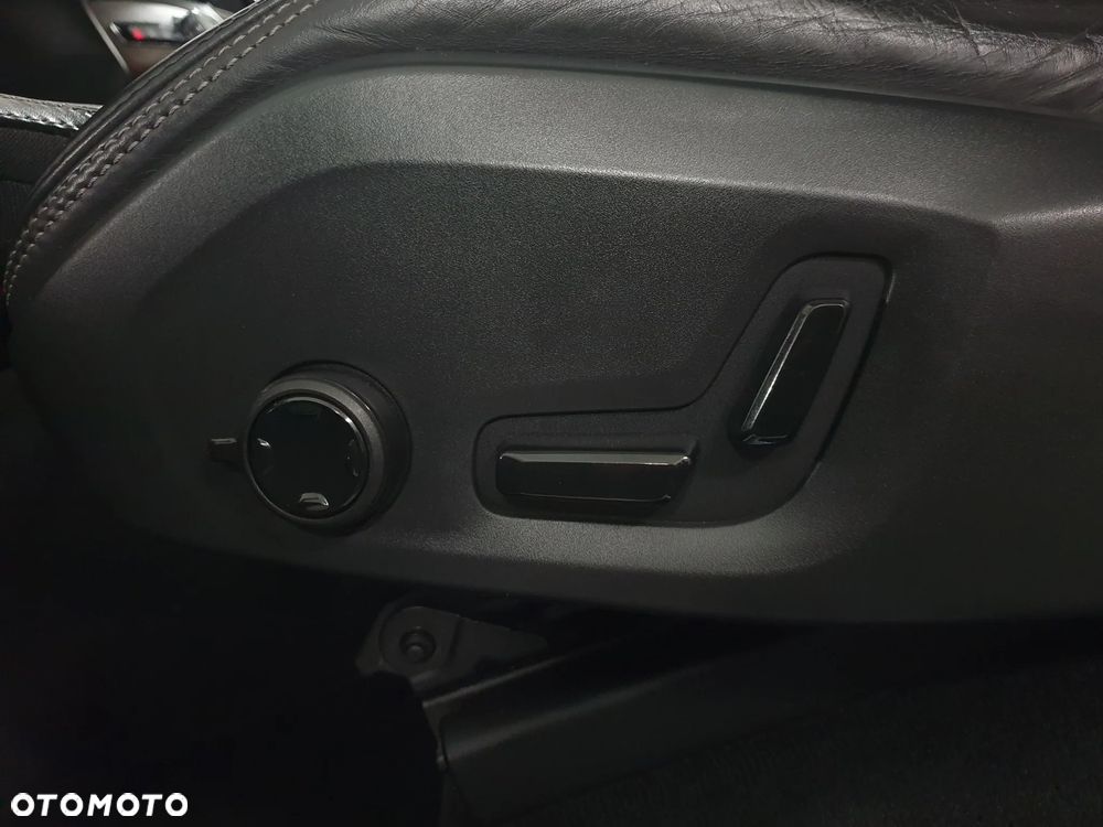 Volvo XC 90 D5 AWD Inscription 7os - 32