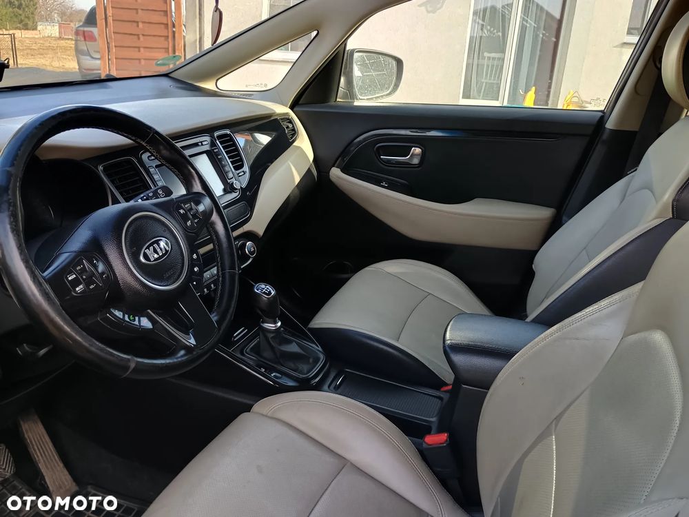Kia Carens 1.7 CRDi XL 7os - 10