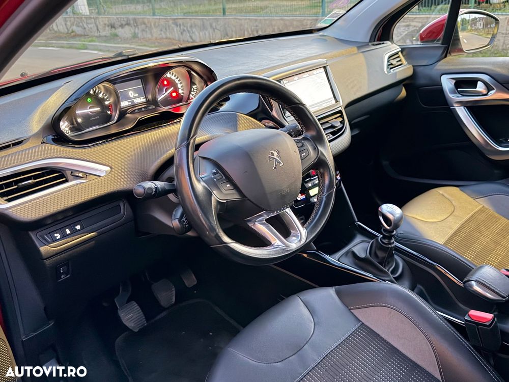 Peugeot 2008 PureTech 130 Stop&Start Allure - 13