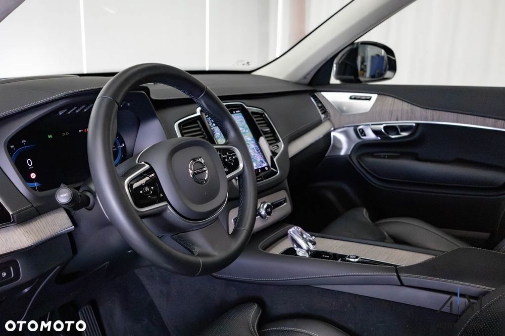 Volvo XC 90 T8 AWD Plug-In Hybrid Ultimate Bright 7os - 17