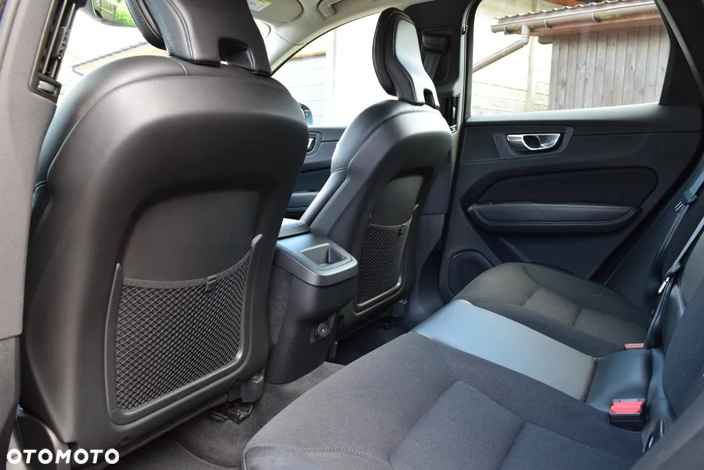 Volvo XC 60 T5 AWD Momentum Pro - 30
