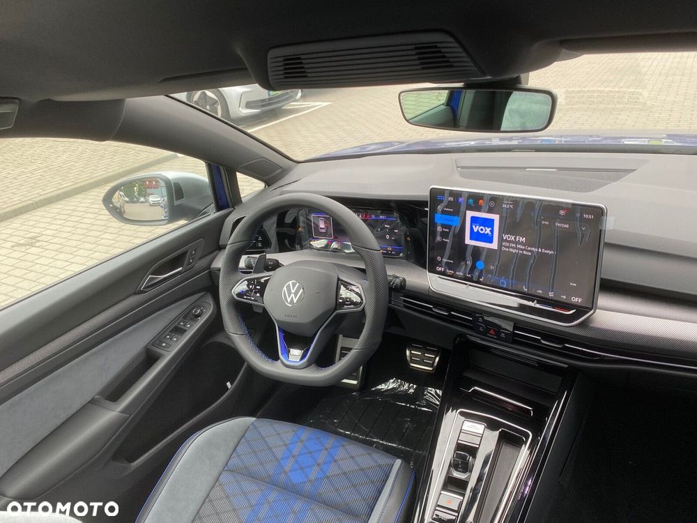 Volkswagen Golf - 11