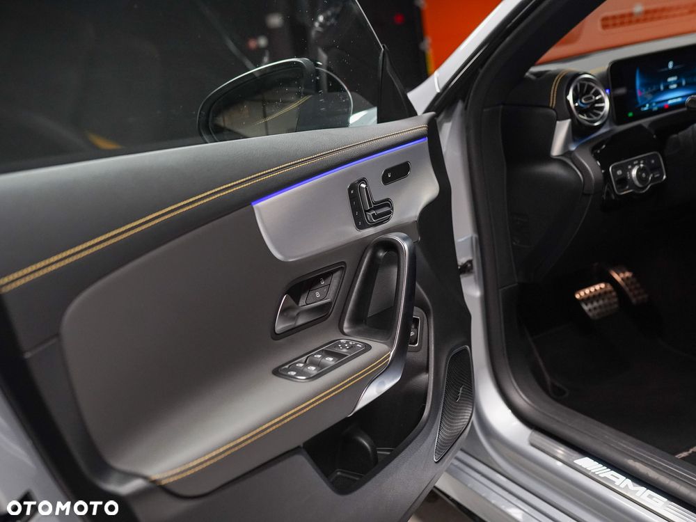 Mercedes-Benz CLA AMG 45 S 4-Matic+ 8G-DCT - 35