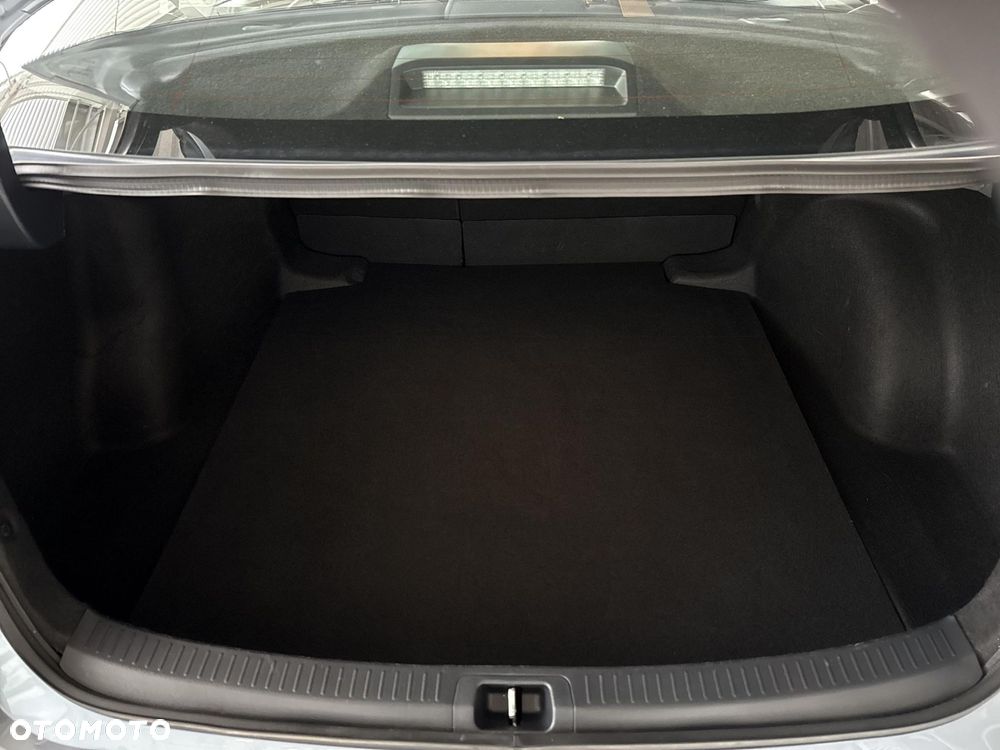 Toyota Corolla 1.8 Hybrid Comfort - 13