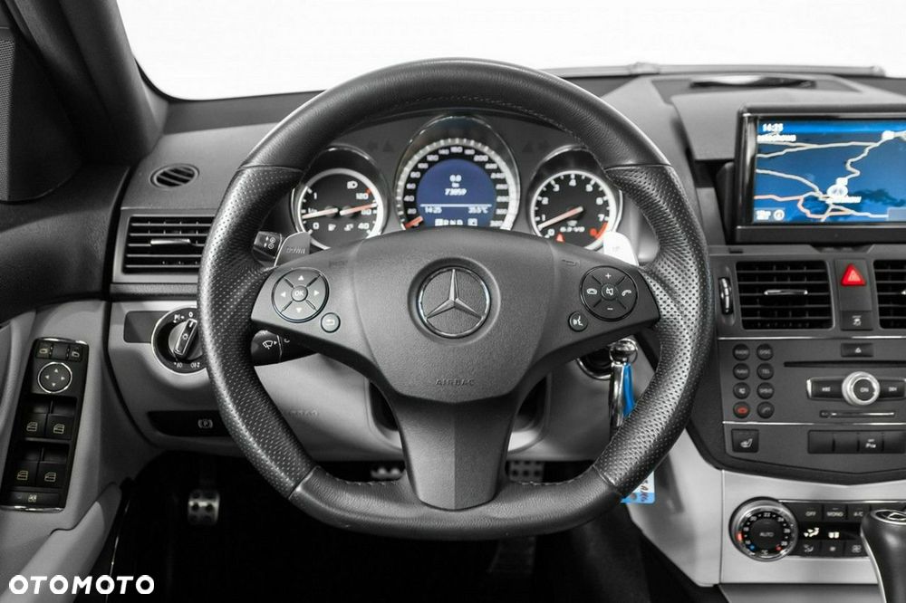 Mercedes-Benz Klasa C 63 AMG AMG SPEEDSHIFT MCT - 26