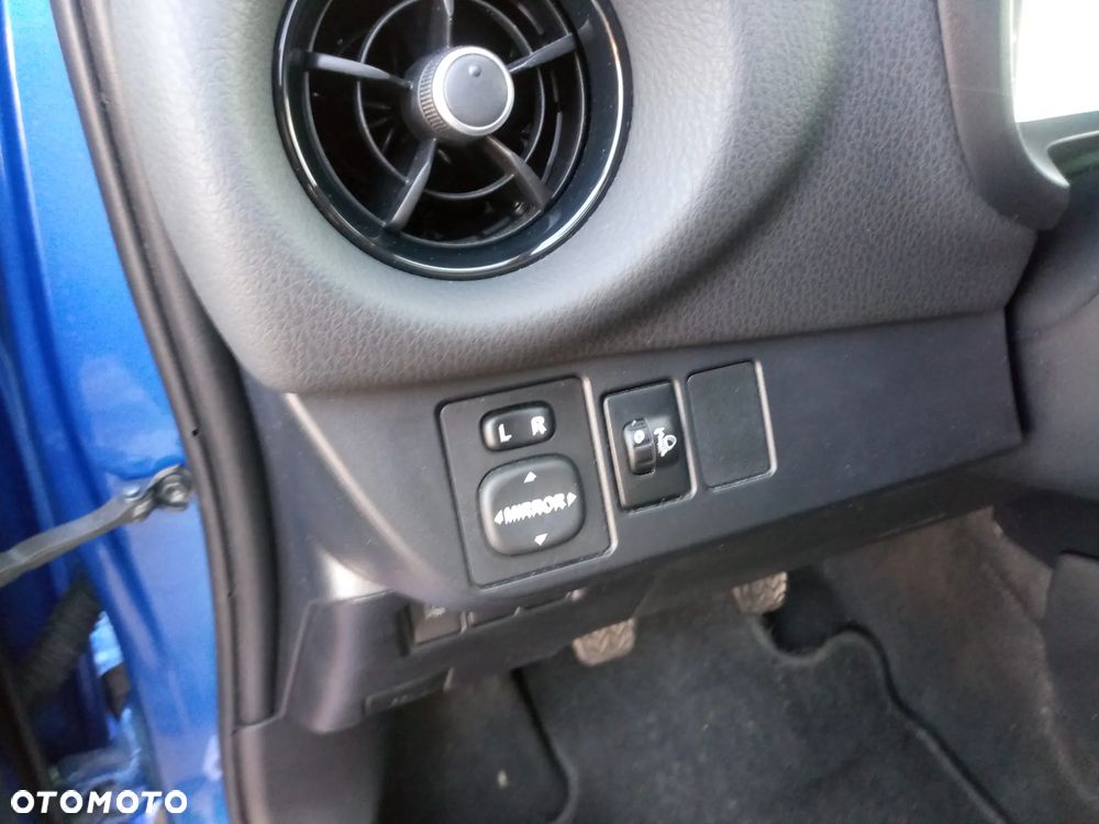 Toyota Yaris 1.5 Premium - 23