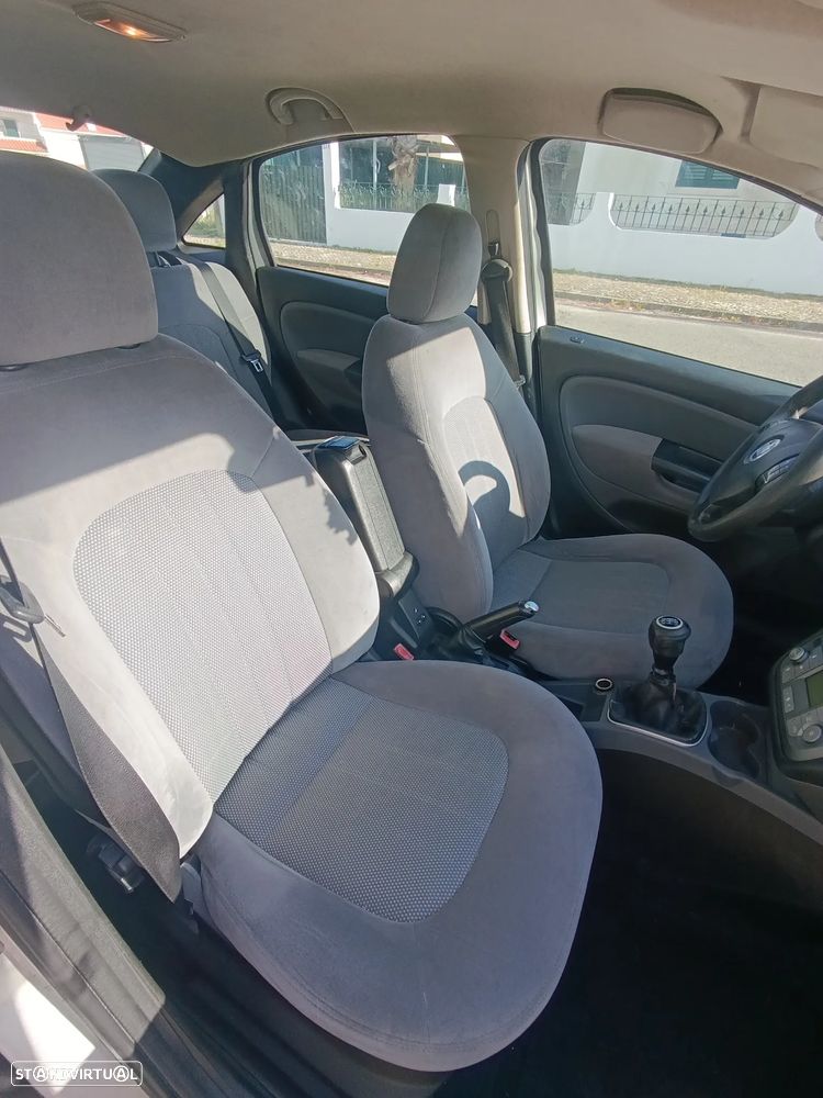 Fiat Linea 1.3 M-Jet Emotion - 8