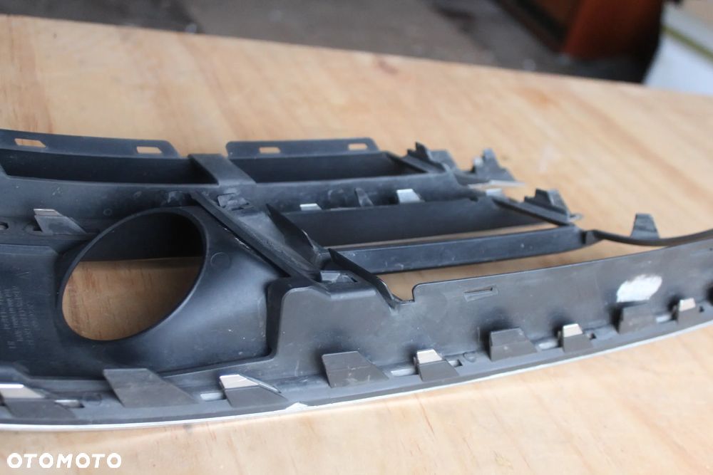 KRATKA ZDERZAKA LEWA AUDI A8 D5 4N0807679 2018 - 12