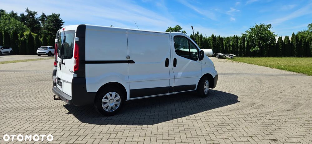 Renault Trafic - 16
