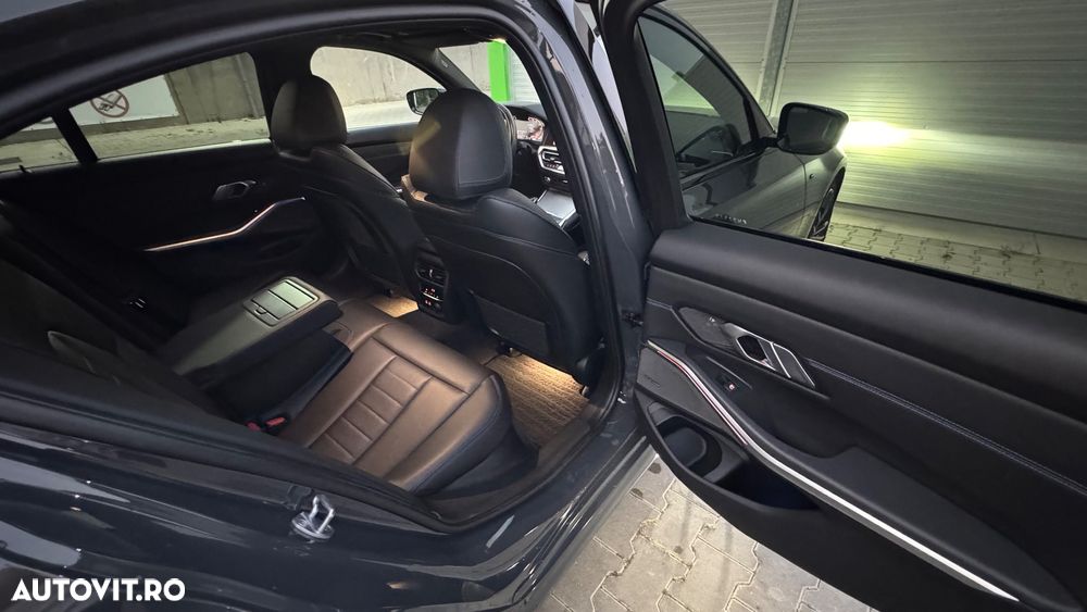 BMW Seria 3 320d Aut. xDrive Edition M Sport Shadow - 13