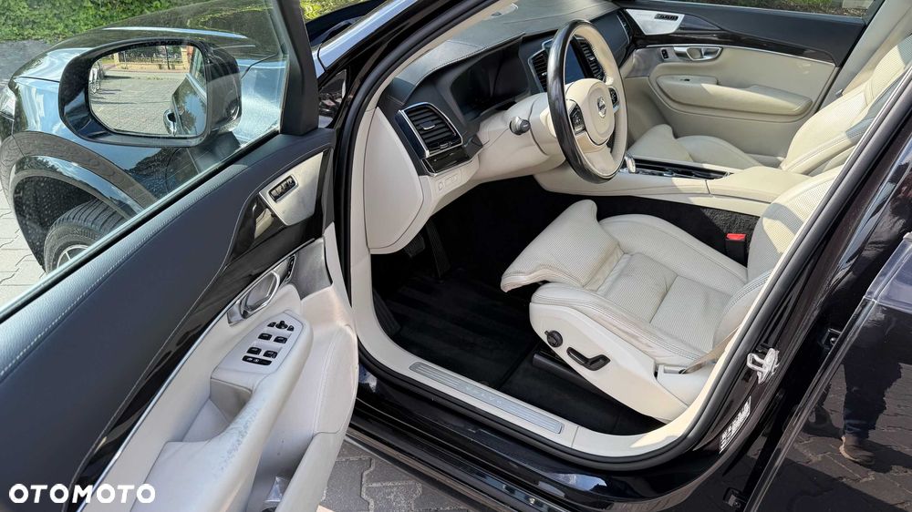 Volvo XC 90 - 6