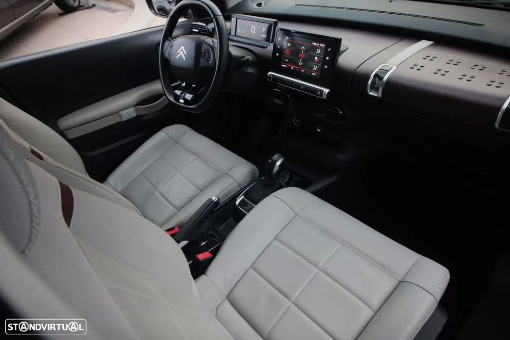 Citroën C4 Cactus 1.2 PureTech Shine EAT6 - 23