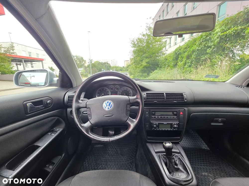 Volkswagen Passat 1.6 Family - 6