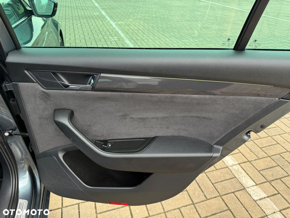 Skoda Superb 2.0 TDI DSG Sportline - 20