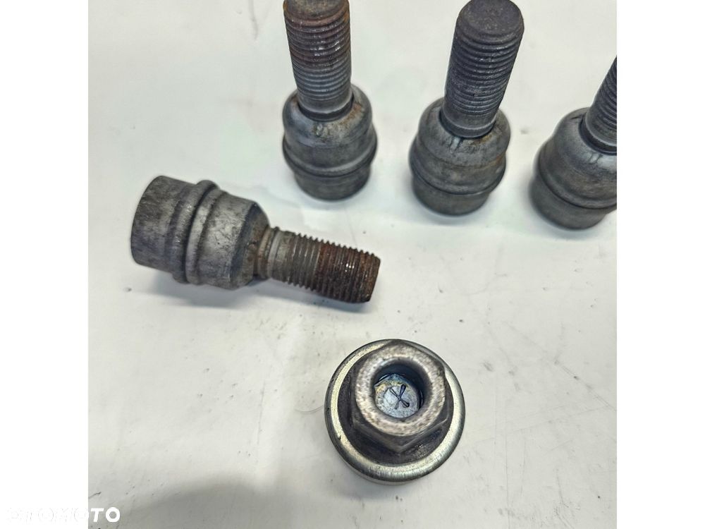 ŚRUBY ZABEZPIECZAJĄCE AUDI VW PŁYWAJĄCA PODKŁADKA ,,X" 8R0698139 - 4