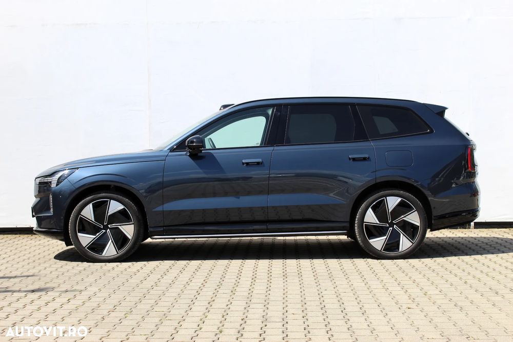 Volvo EX90 - 3