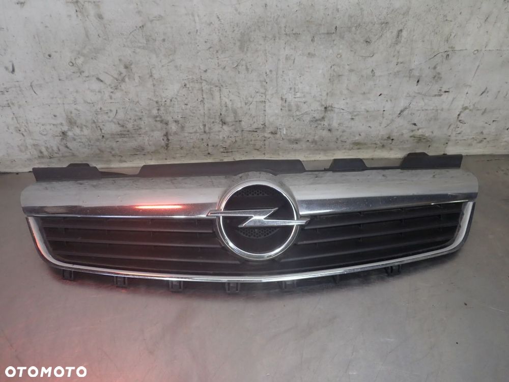 GRILL ATRAPA OPEL ZAFIRA B 13136136 - 1