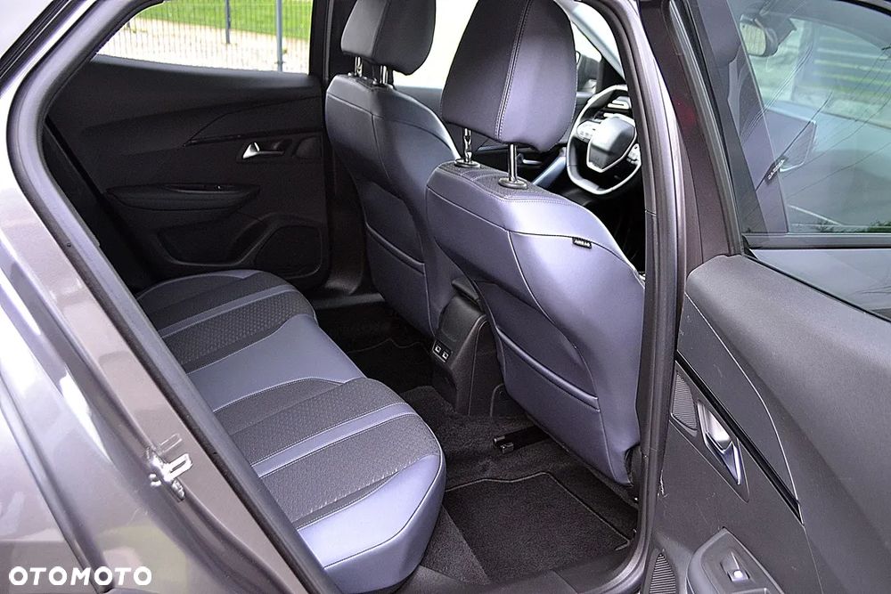 Peugeot 2008 BlueHDi 130 EAT8 Allure - 15