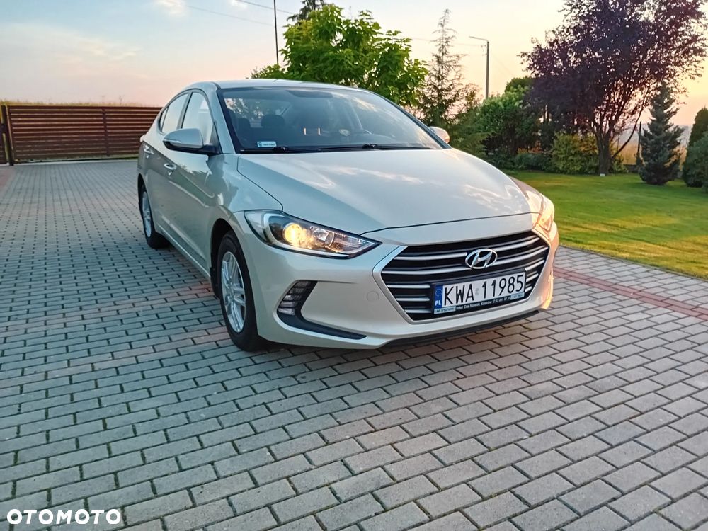 Hyundai Elantra 1.6 Style - 2