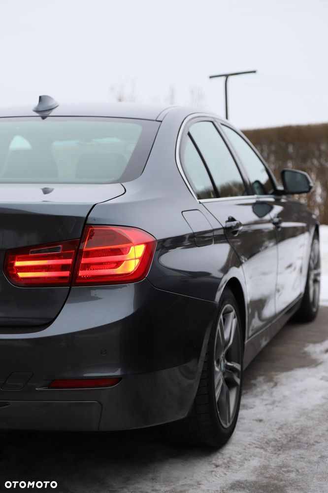 BMW Seria 3 320d Efficient Dynamics Sport Line - 15