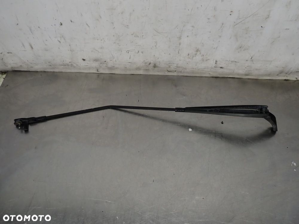 RAMIĘ WYCIERACZKI PRZÓD PRAWE PEUGEOT 207 1.6 - 4